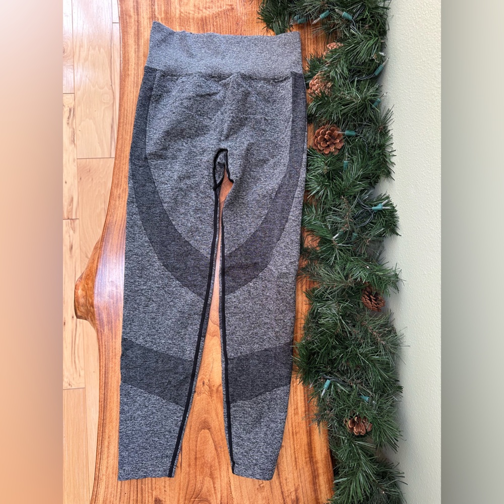 PINK Victoria's Secret Gray Leggings